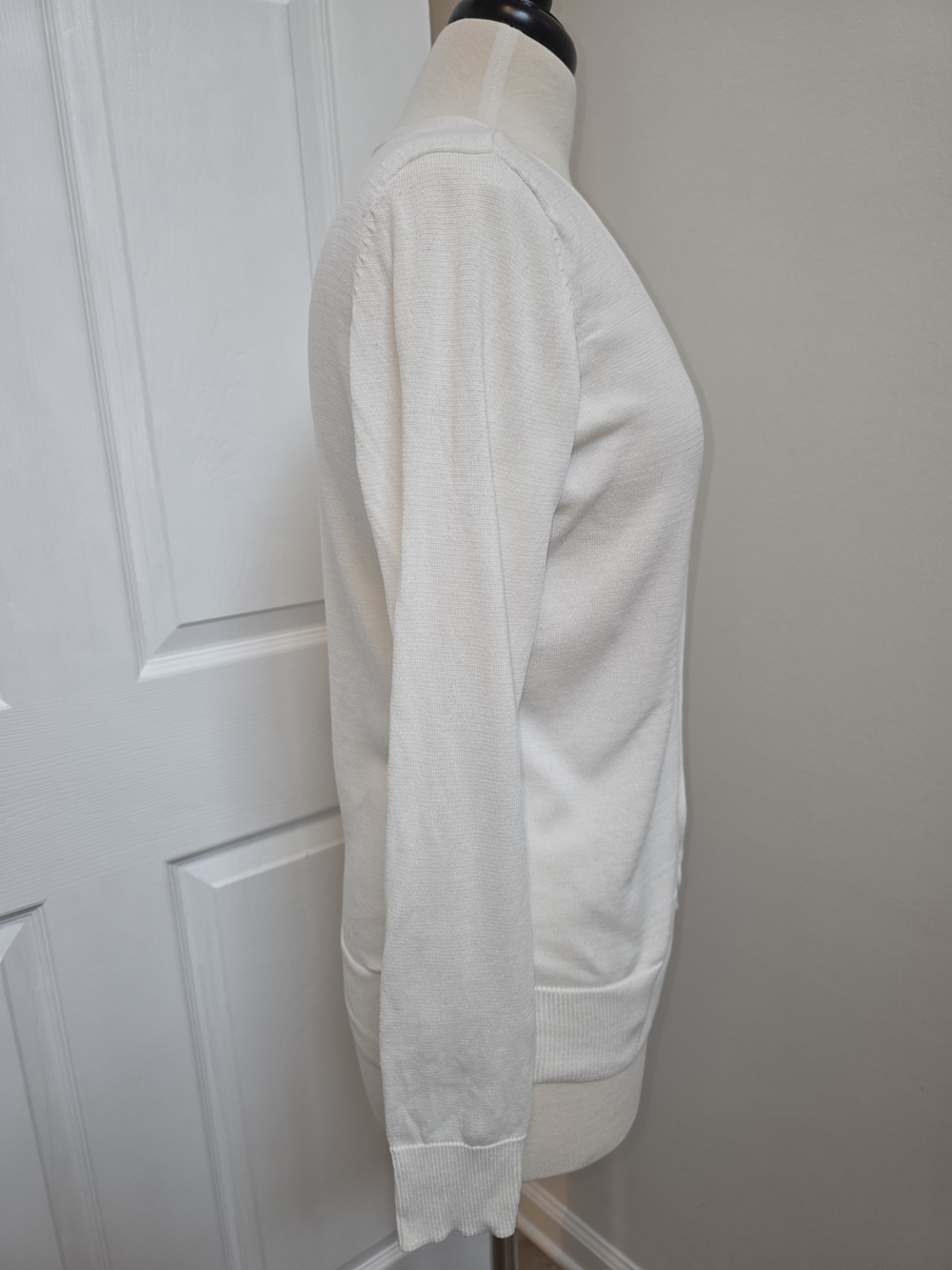 Amazon Essentials Cream V-Neck Button Front Cardigan - Picture 2 of 11